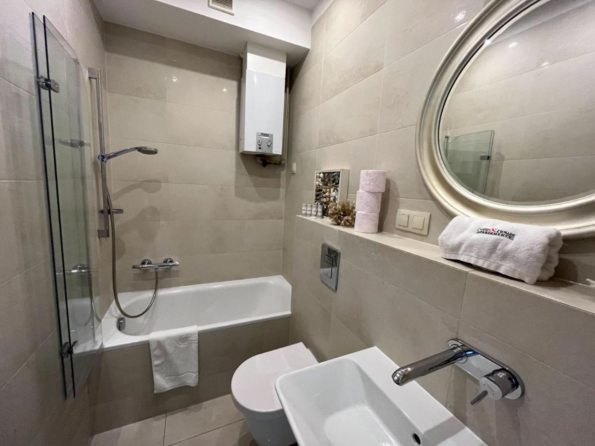 Dom & House - Apartments Old Town Szeroka 格但斯克 外观 照片